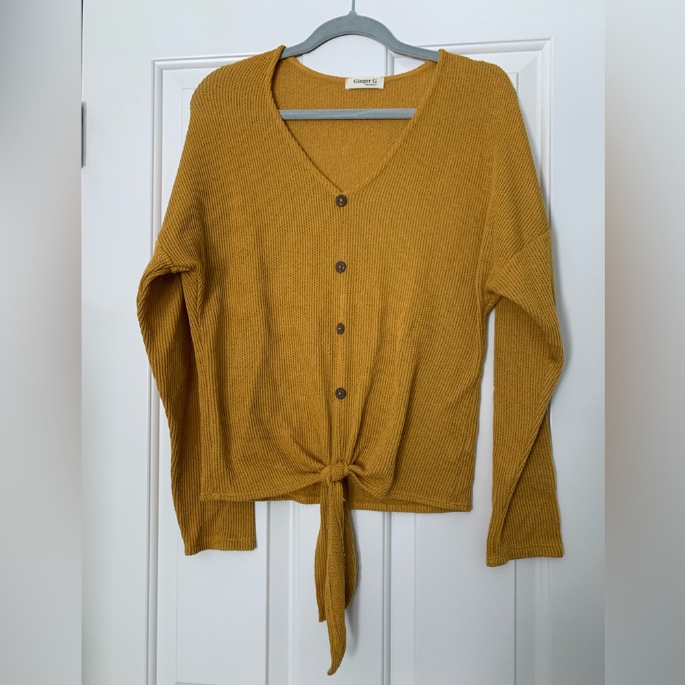 Women’s Ginger G casual shirt, size small, Mustard gold color
